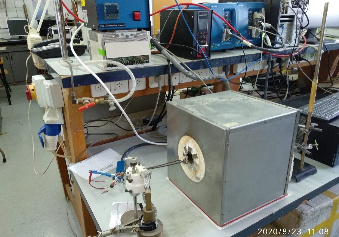 Potentiostat Galvanostat and furnace Potentiostat Galvanostat and furnace